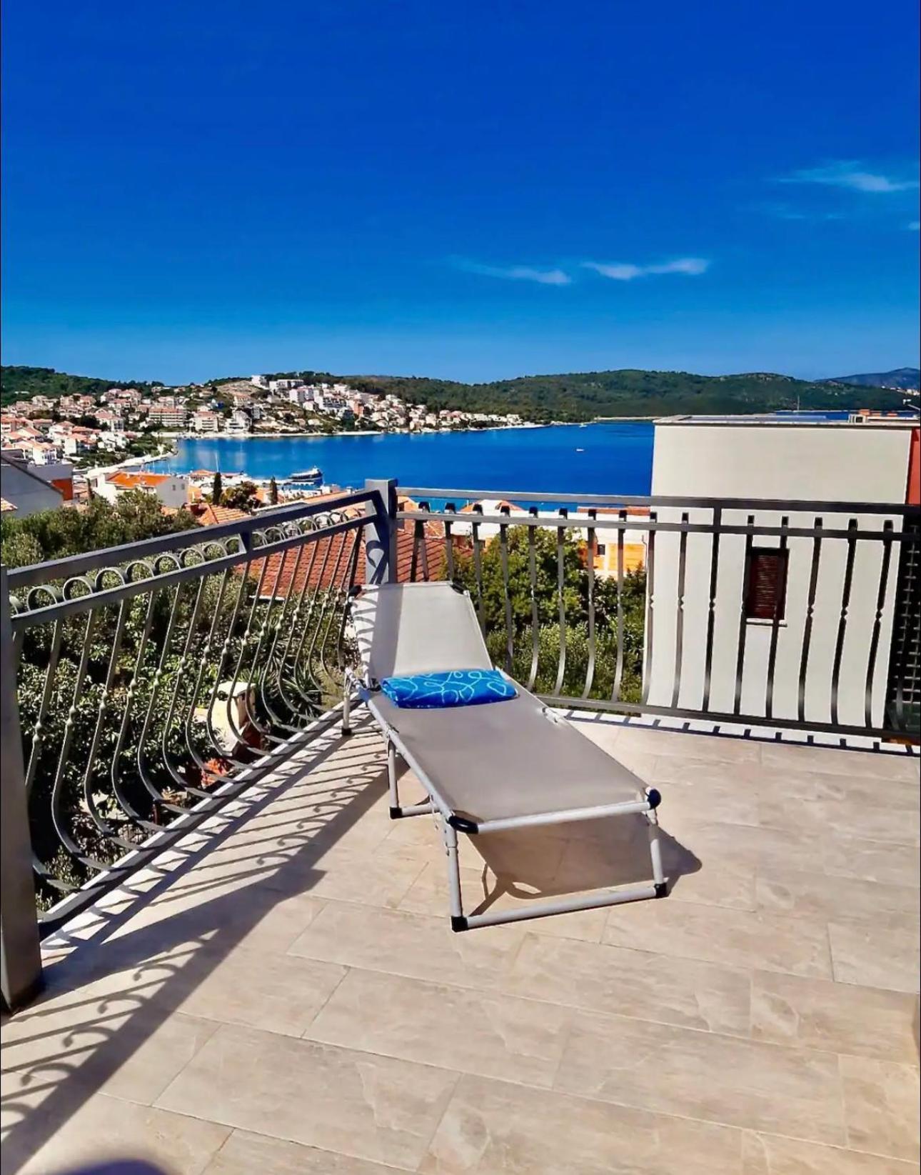 Apartmani Attila Трогир Экстерьер фото